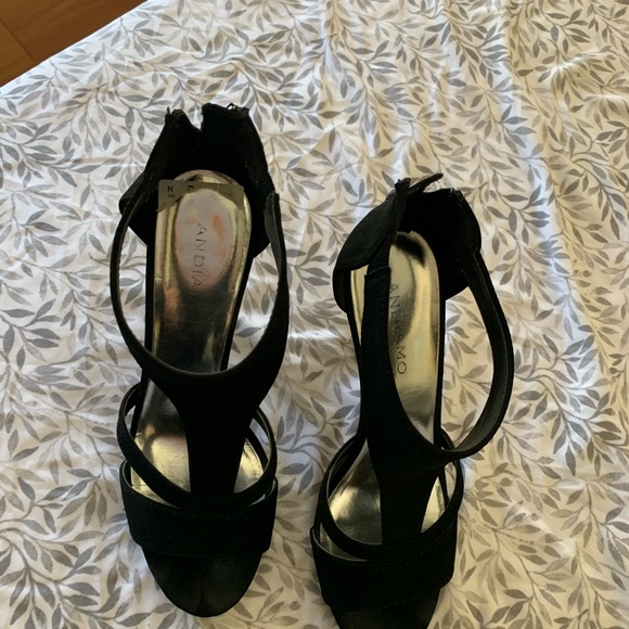 Heels - Picture 5 of 5